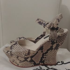 Alice and Olivia snake skin wedges